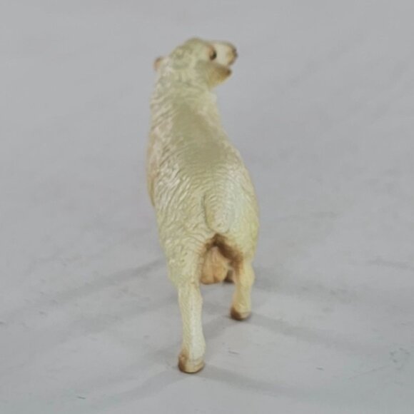 Breyer Reeves Miniature Sheep Figure Collectible Toy Farm Animal - Picture 7 of 7